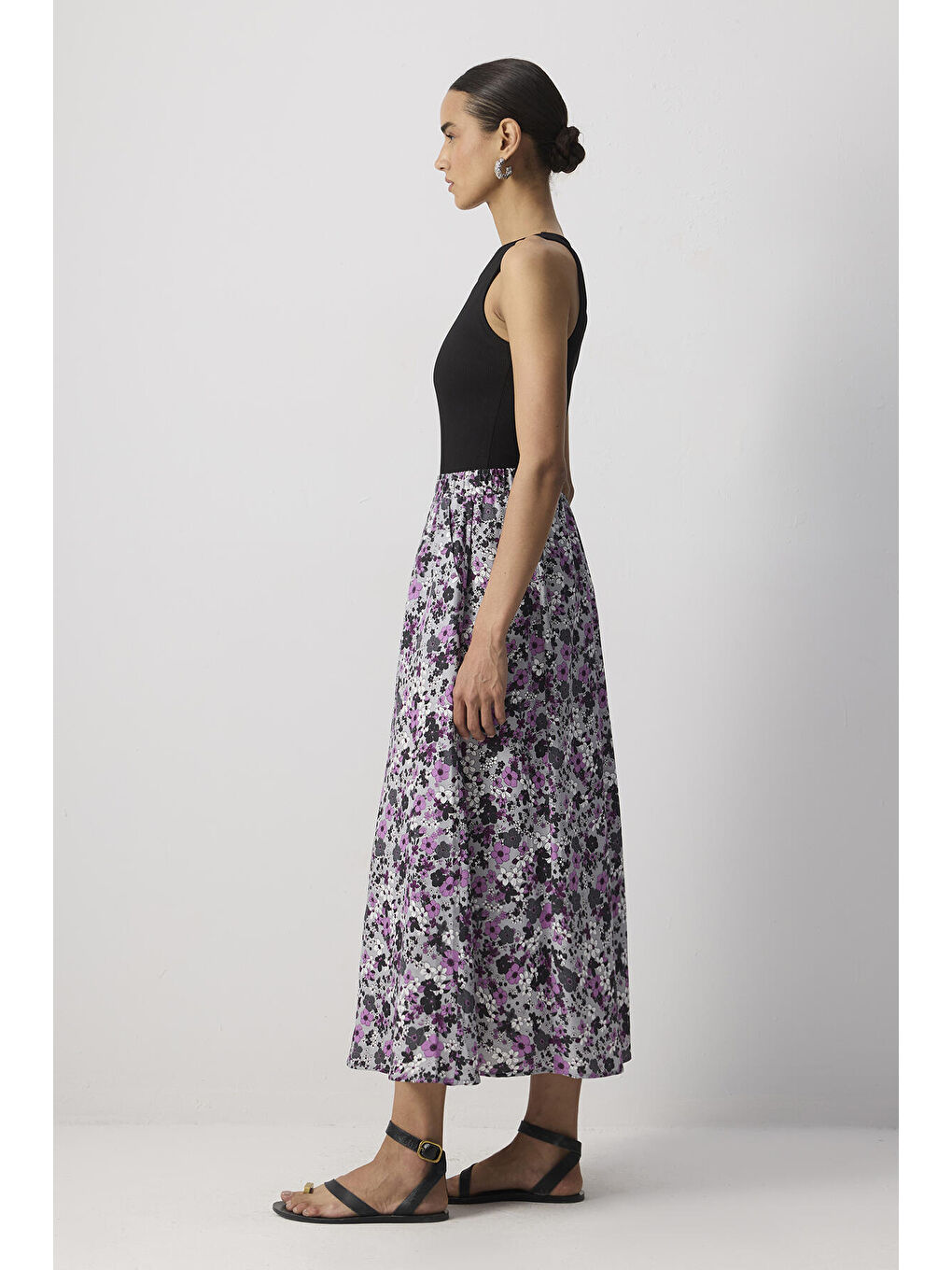 Siyah Çiçek Desenli Etek-2