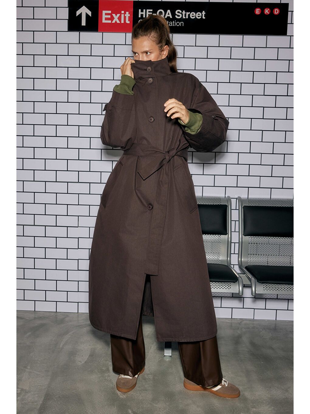 Kahverengi Funnel Neck Uzun Trençkot Acı Kahve-1