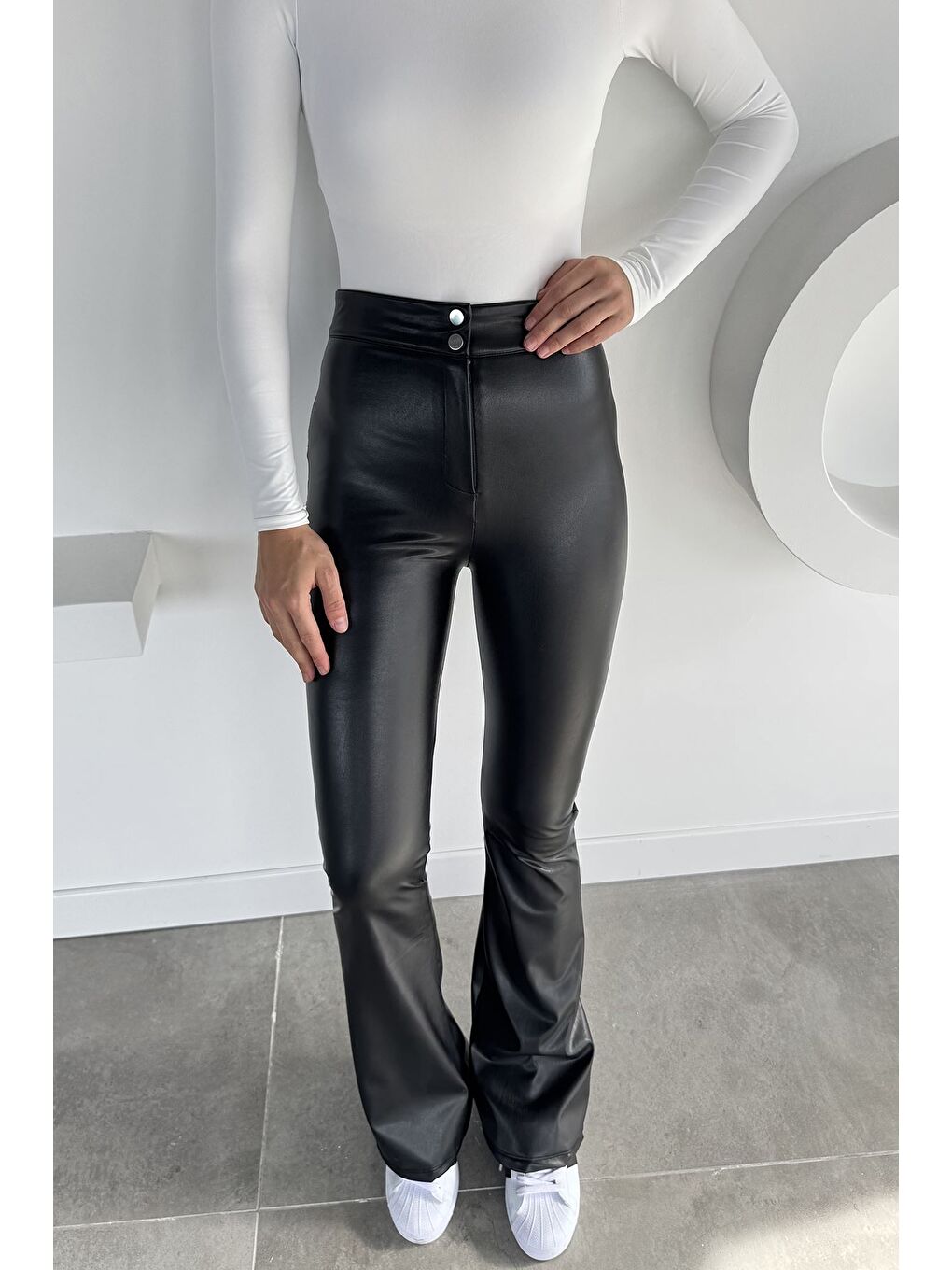 Siyah Kadın Yüksek Bel İspanyol Paça Suni Deri Tayt-1