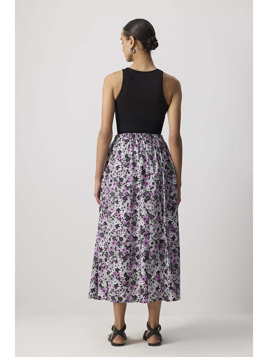 Siyah Çiçek Desenli Etek-3