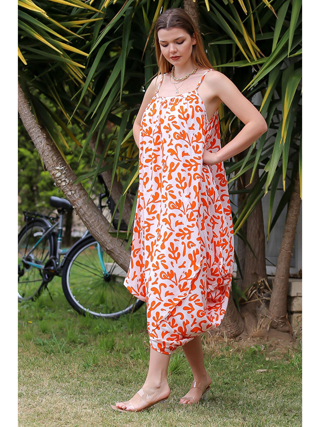 Turuncu Kayısı Rengi Askılı Büzgülü Allover Baskılı Dokuma Casual Elbise-4