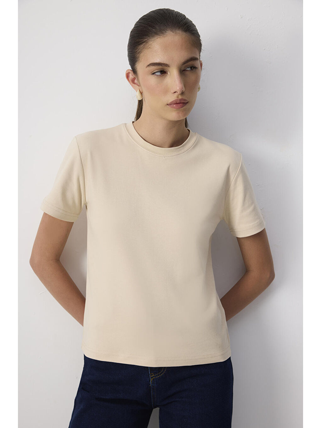Bej %100 Pamuklu Kısa Kollu Regular Fıt T-Shırt-1