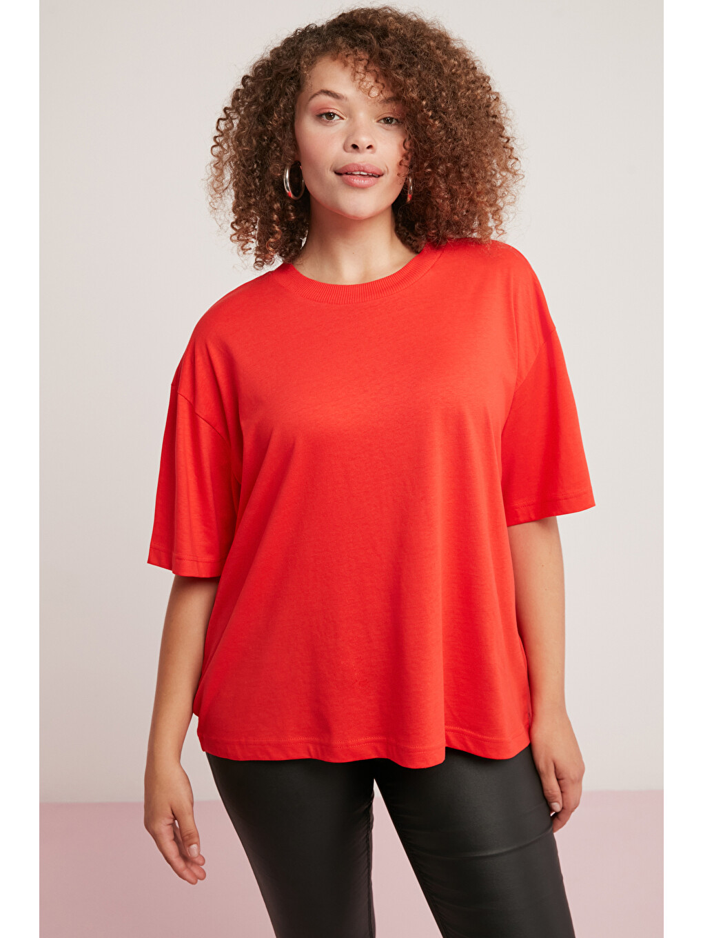 Allıson Kadın 100% Pamuk Oversize Fit Yuvarlak Yaka Yarım Kollu Basıc Kırmızı Büyük Beden T-shirt-1