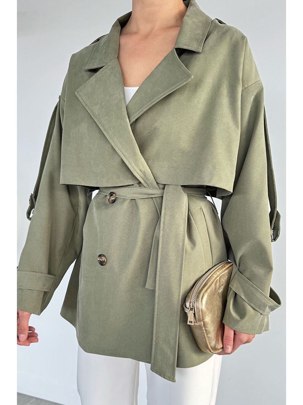 Haki Kadın Ön Düğmeli İç Astarlı Bel Kuşak Detaylı Trençkot