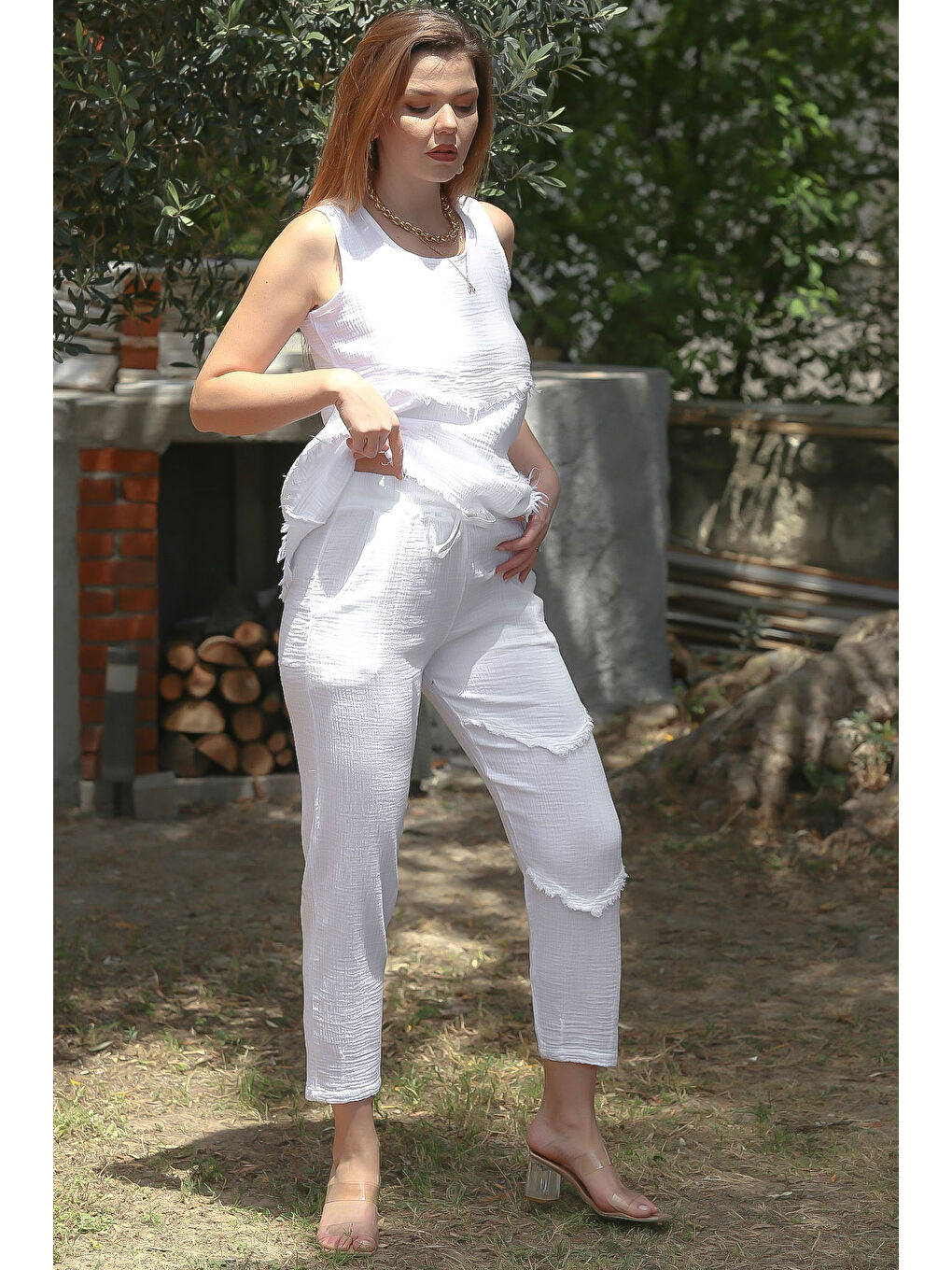 Organik Pamuk Beyaz Yuvarlak Yaka Kolsuz Cepli Püsküllü Dokuma Lastikli Bel Dar Paça Casual Takım-1