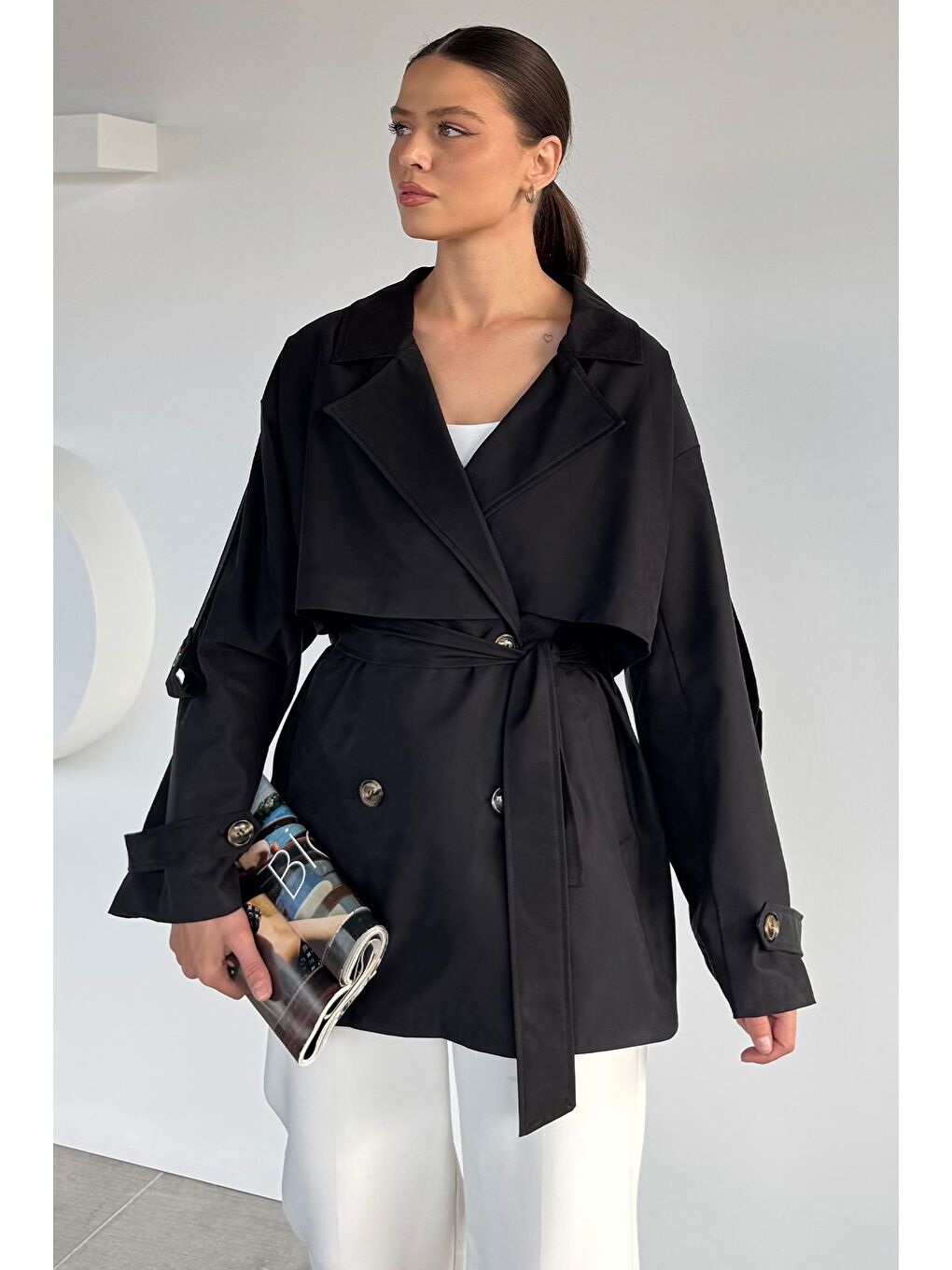 Siyah Kadın Ön Düğmeli İç Astarlı Bel Kuşak Detaylı Trençkot-2