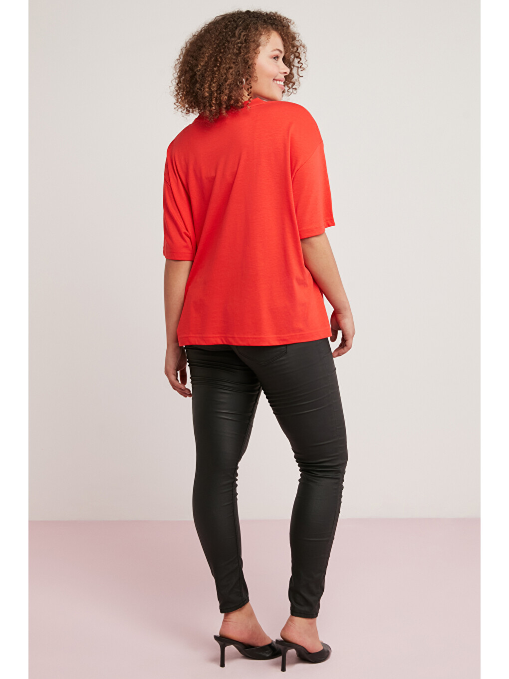 Allıson Kadın 100% Pamuk Oversize Fit Yuvarlak Yaka Yarım Kollu Basıc Kırmızı Büyük Beden T-shirt-4