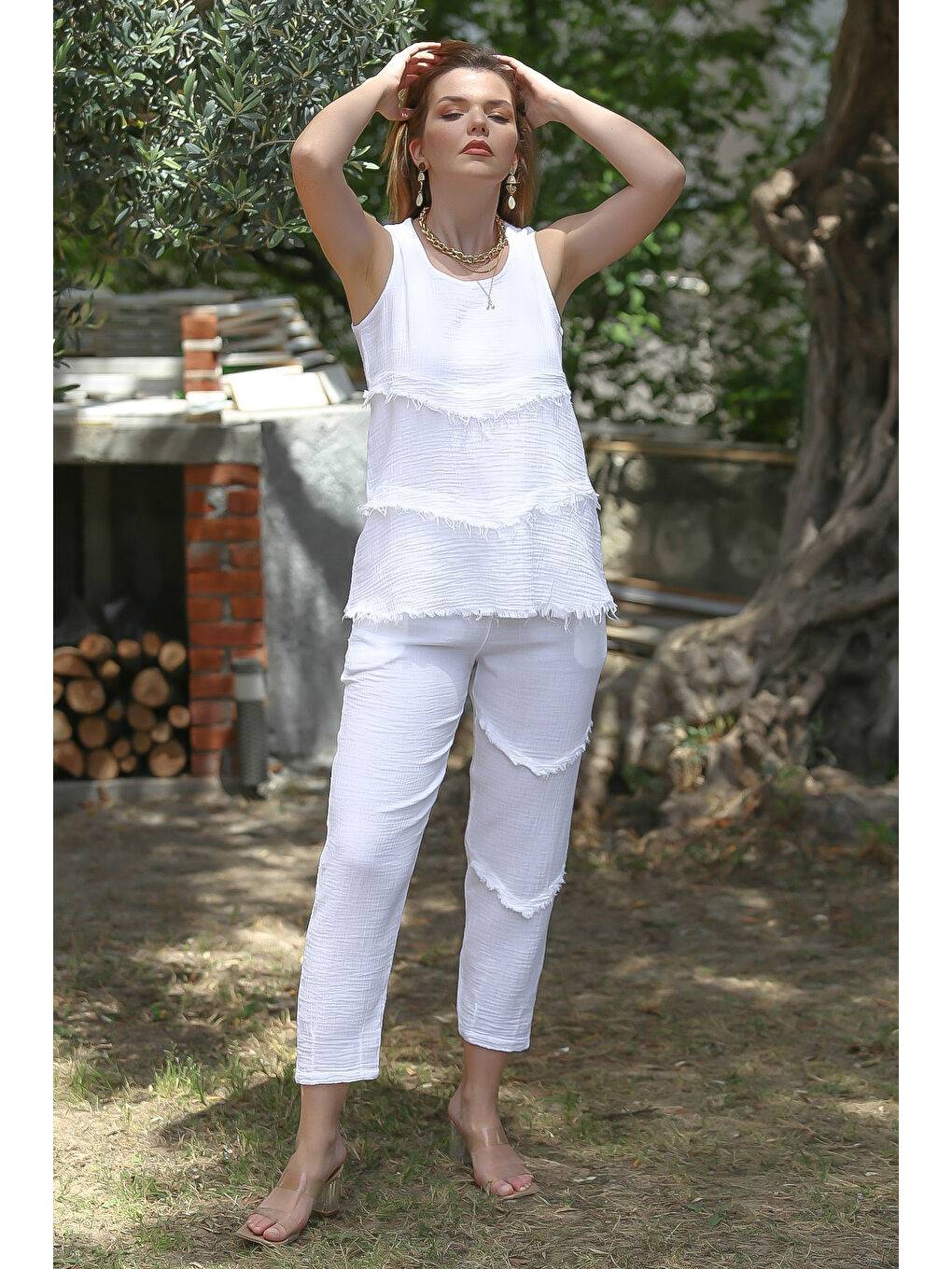 Organik Pamuk Beyaz Yuvarlak Yaka Kolsuz Cepli Püsküllü Dokuma Lastikli Bel Dar Paça Casual Takım-5