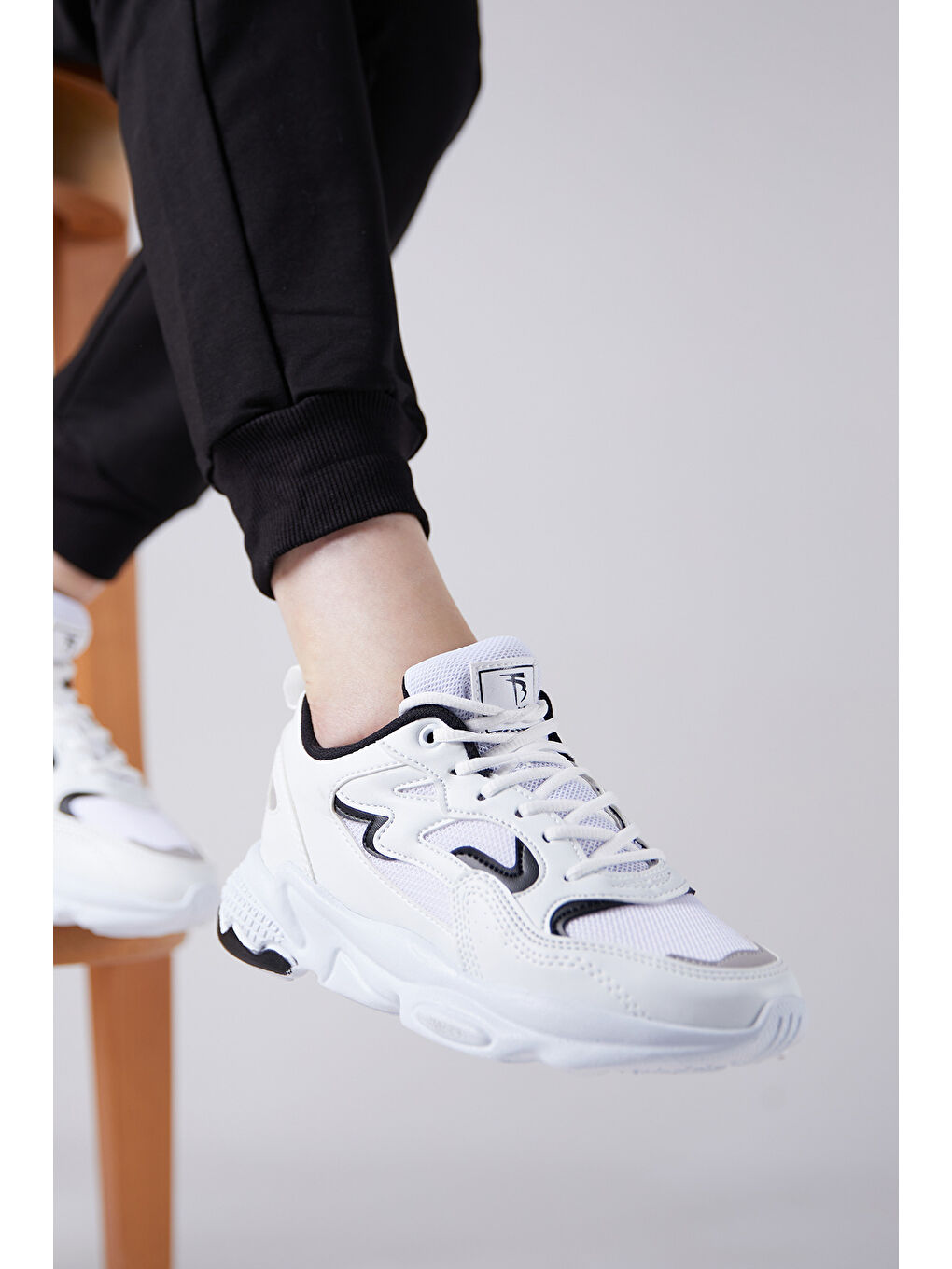 Unisex Beyaz Siyah Rahat Kalıp Yüksek Taban Bağcıklı Spor Ayakkabı-3