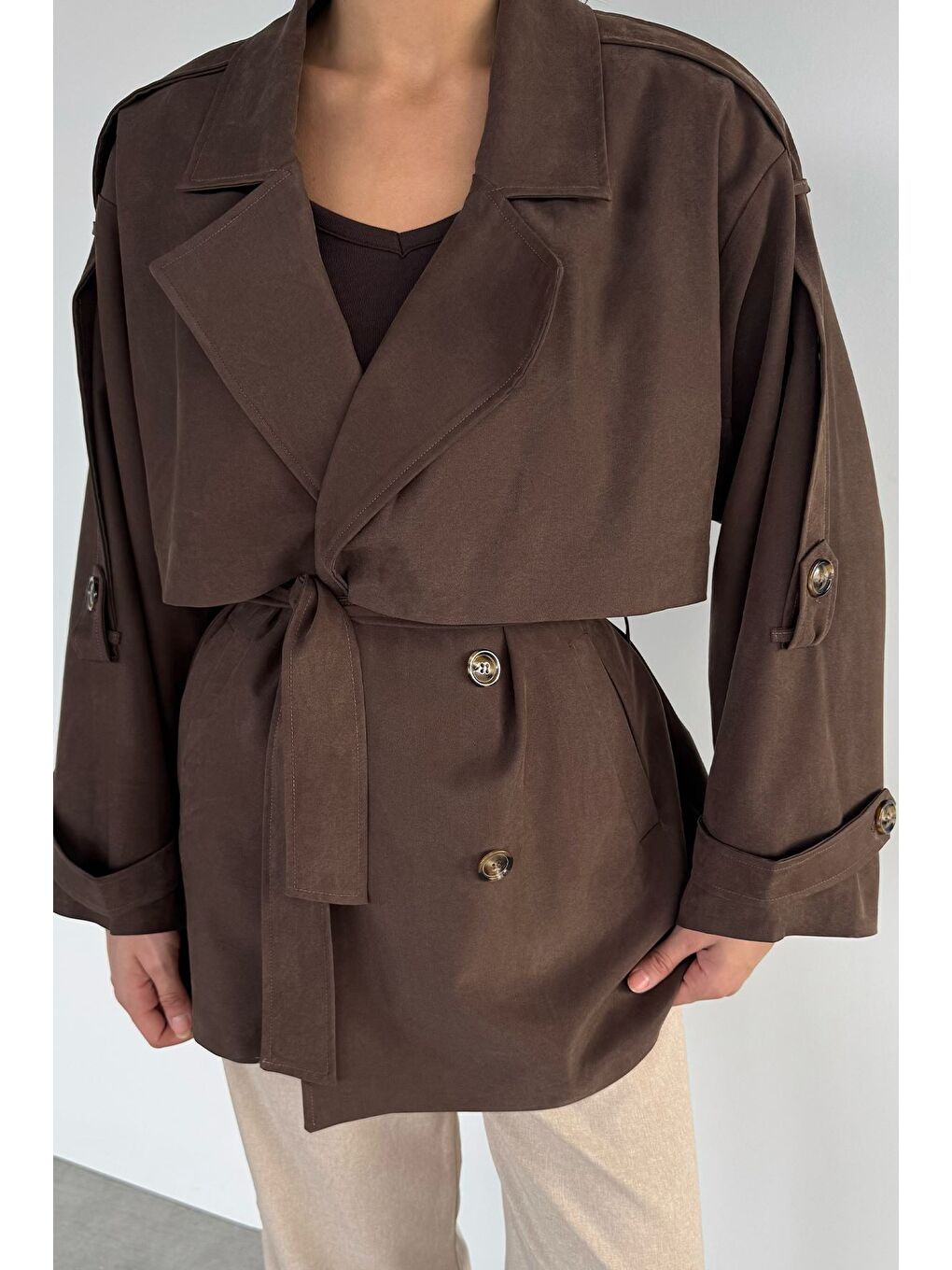 Kahverengi Kadın Ön Düğmeli İç Astarlı Bel Kuşak Detaylı Trençkot-1