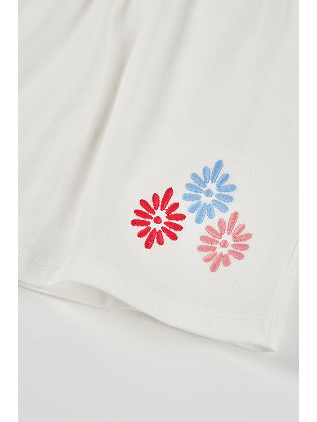 Çiçek Nakışlı Tshirt 2-6 Yaş Beyaz-4