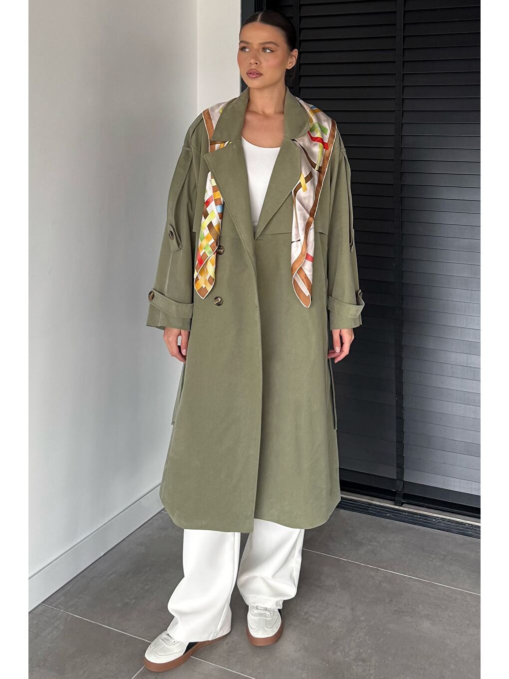 Haki Kadın İç Astarlı Bel Kuşak Detaylı Çift Cepli Uzun Trençkot