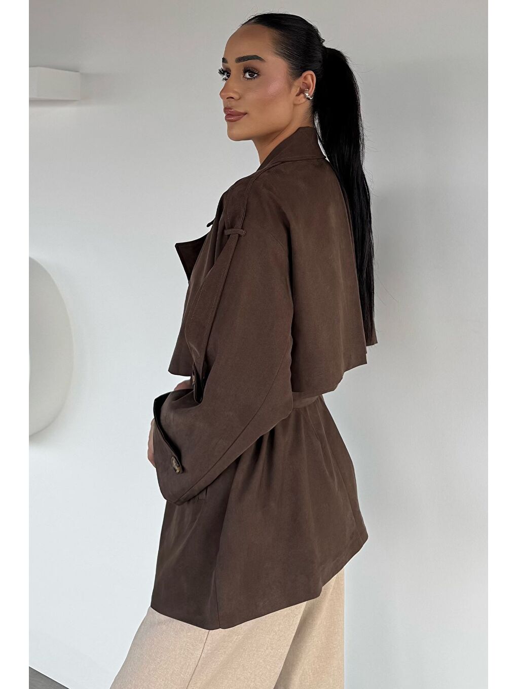 Kahverengi Kadın Ön Düğmeli İç Astarlı Bel Kuşak Detaylı Trençkot-3