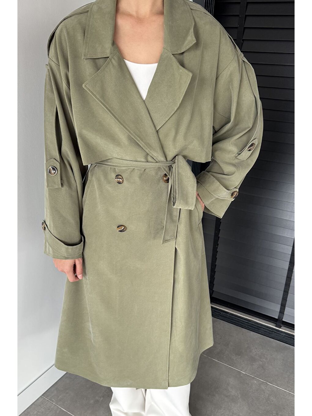 Haki Kadın İç Astarlı Bel Kuşak Detaylı Çift Cepli Uzun Trençkot-2
