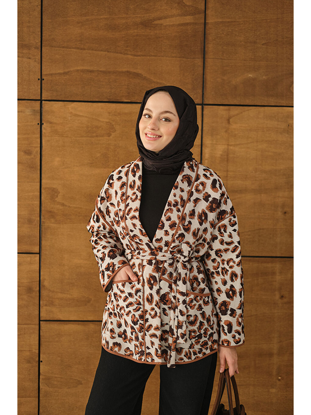 Kadın Yaprak Desen Şal Yaka Biyeli Ceket Ekru