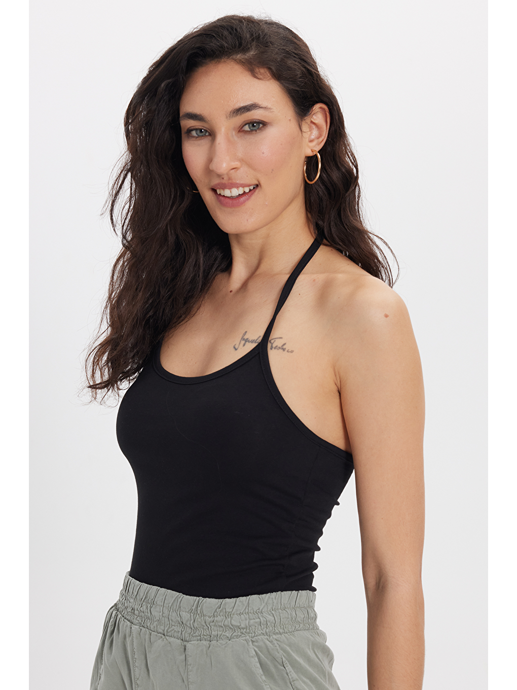 Kadın Slim Fit Dar Kesim Pamuklu Halter Yaka İnce Bağcıklı Siyah Crop-6