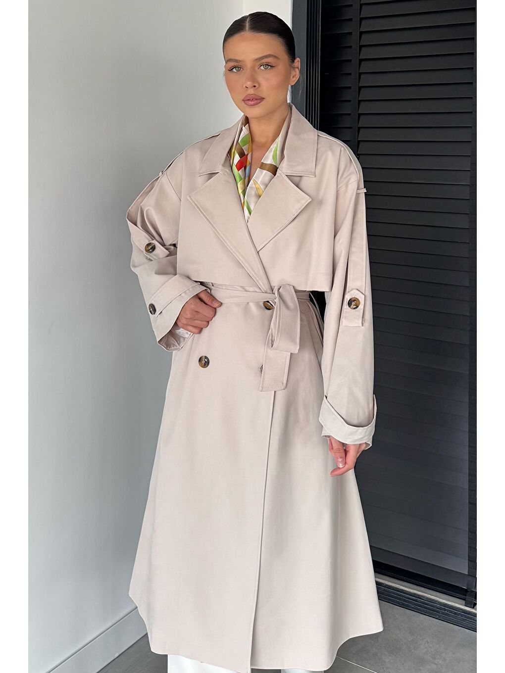 Bej Kadın İç Astarlı Bel Kuşak Detaylı Çift Cepli Uzun Trençkot-2
