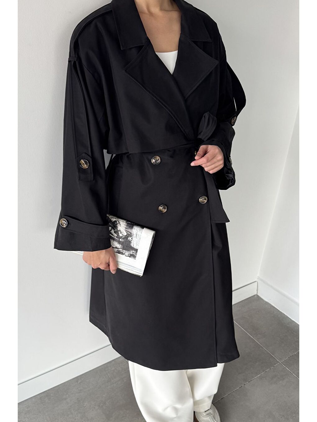 Siyah Kadın Astarlı Bel Kuşak Detaylı Çift Cepli Uzun Trençkot - S000470263-19351-2