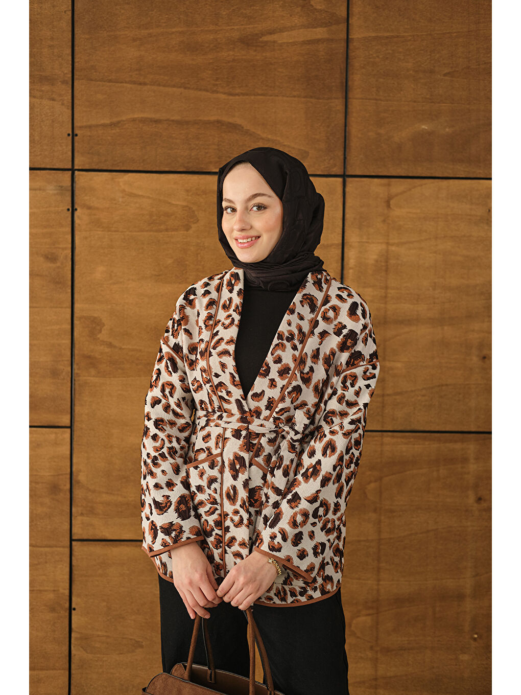 Kadın Yaprak Desen Şal Yaka Biyeli Ceket Ekru-1