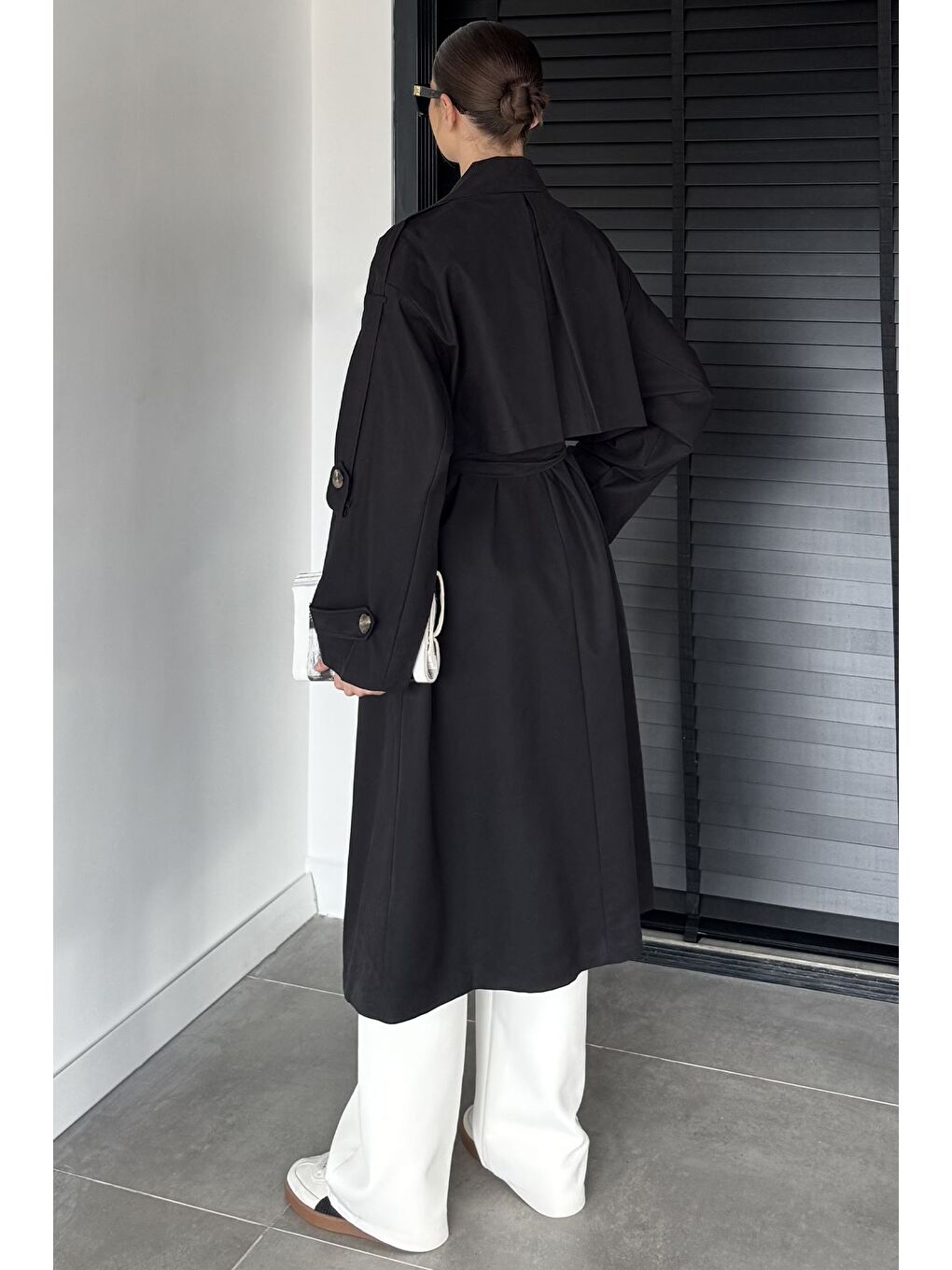 Siyah Kadın Astarlı Bel Kuşak Detaylı Çift Cepli Uzun Trençkot - S000470263-19351-3