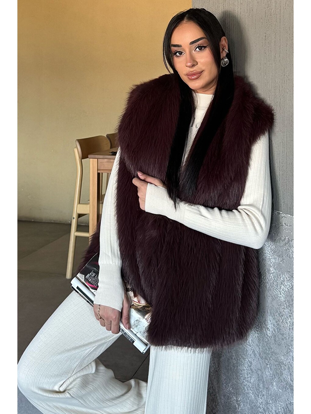 Kahverengi Kadın İç Astarlı Sakallı Kürklü Yelek (s-m-l-xl Beden Uyumludur.)