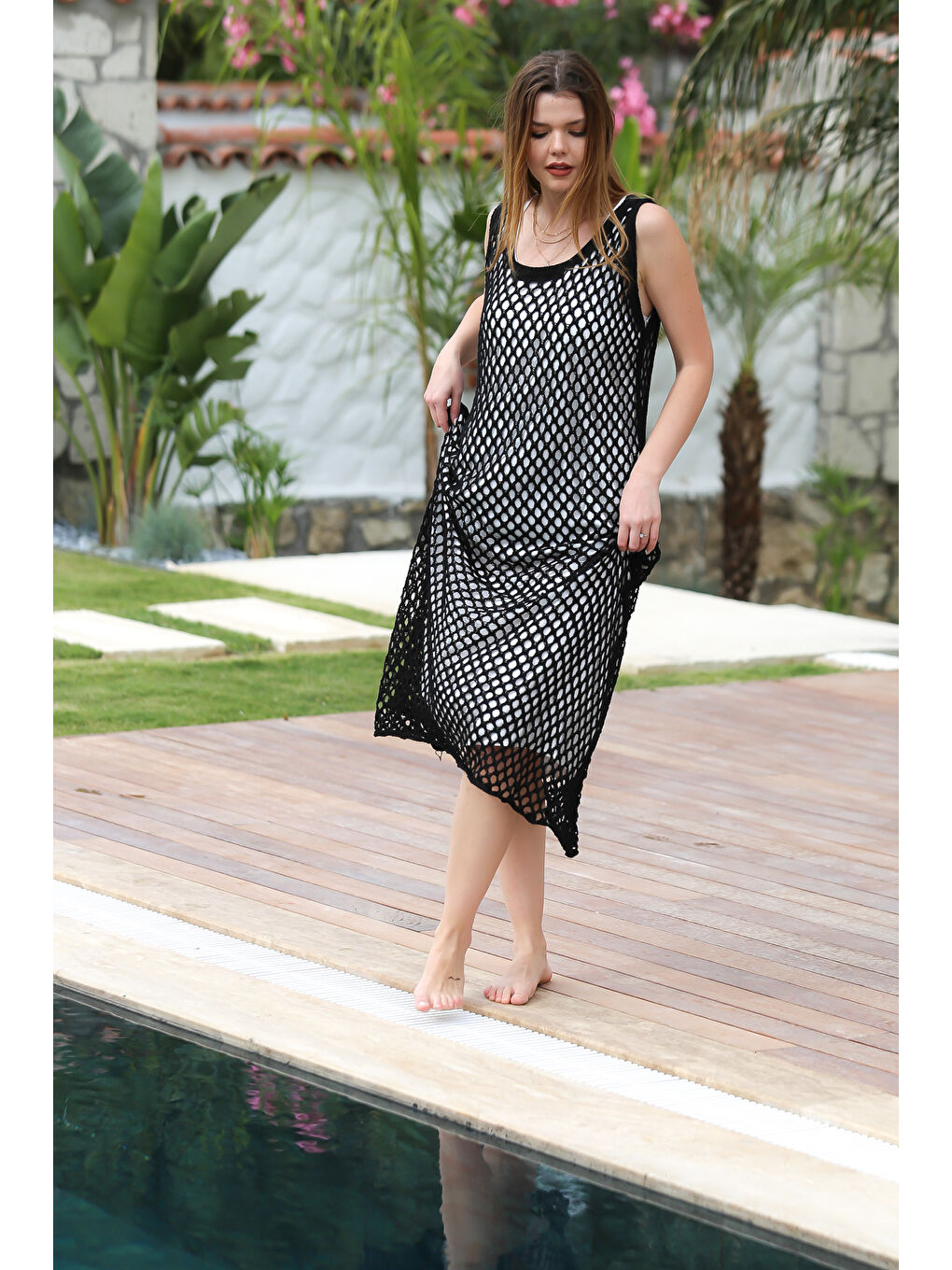 Siyah Havuz Yaka Kolsuz Astarlı Fileli Long Fit Dokuma Casual Elbise-1