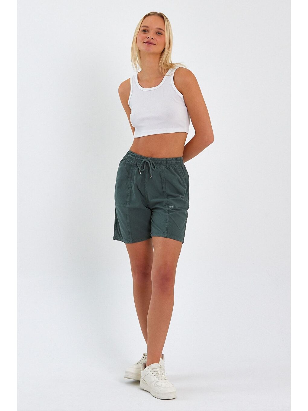 Kadın Koyu Yeşil Rahat Kesim Keten Şort-1