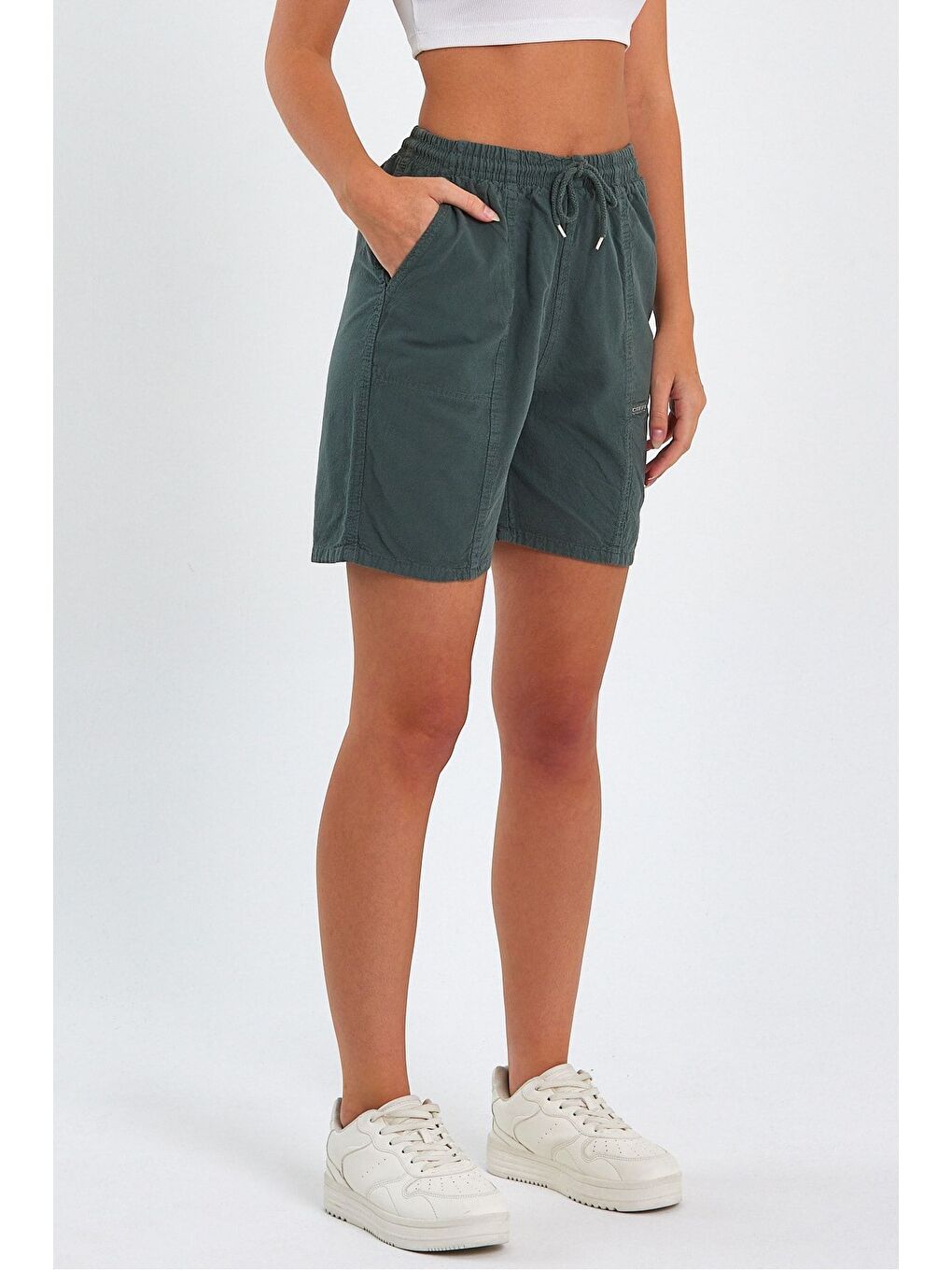 Kadın Koyu Yeşil Rahat Kesim Keten Şort-2