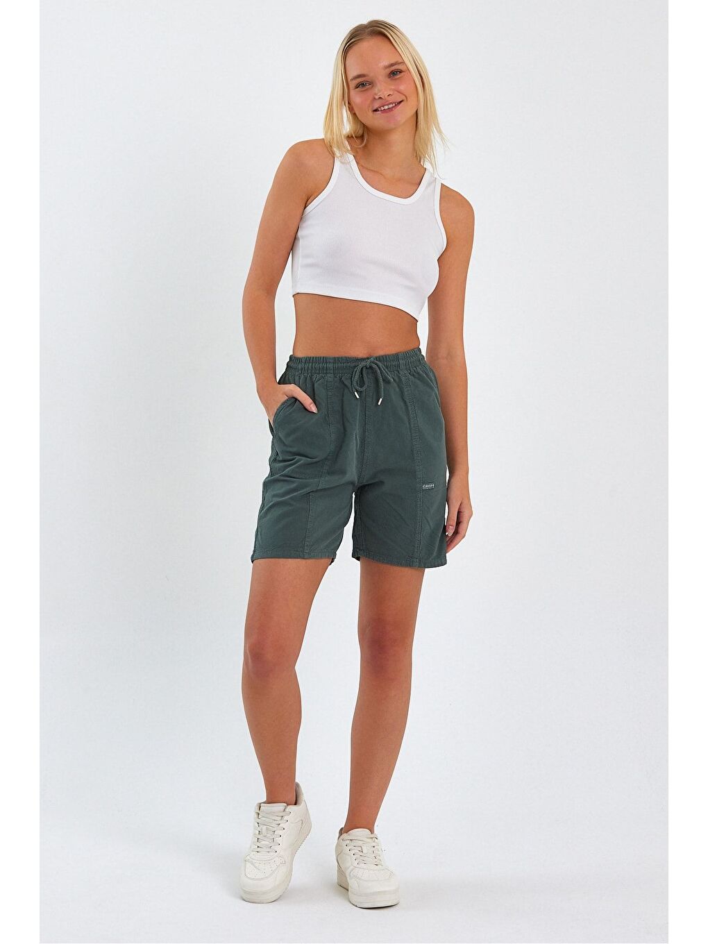 Kadın Koyu Yeşil Rahat Kesim Keten Şort-3