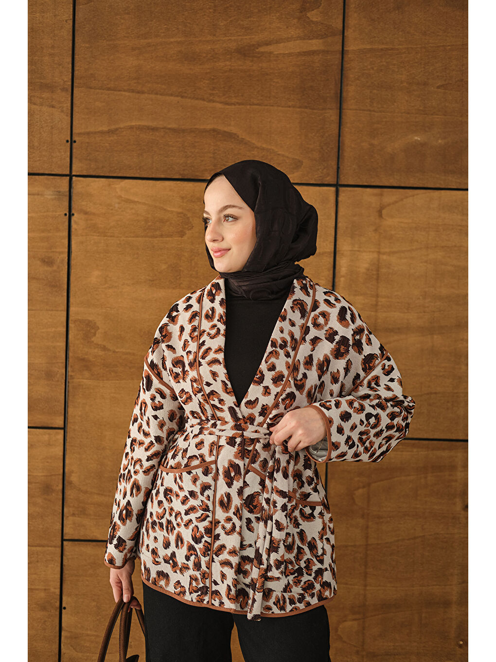 Kadın Yaprak Desen Şal Yaka Biyeli Ceket Ekru-3