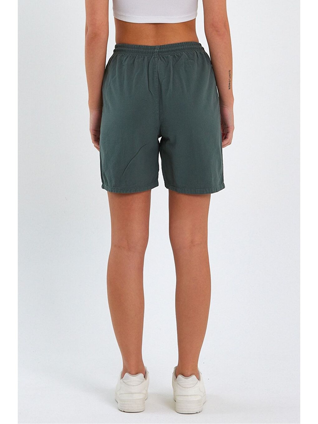 Kadın Koyu Yeşil Rahat Kesim Keten Şort-5