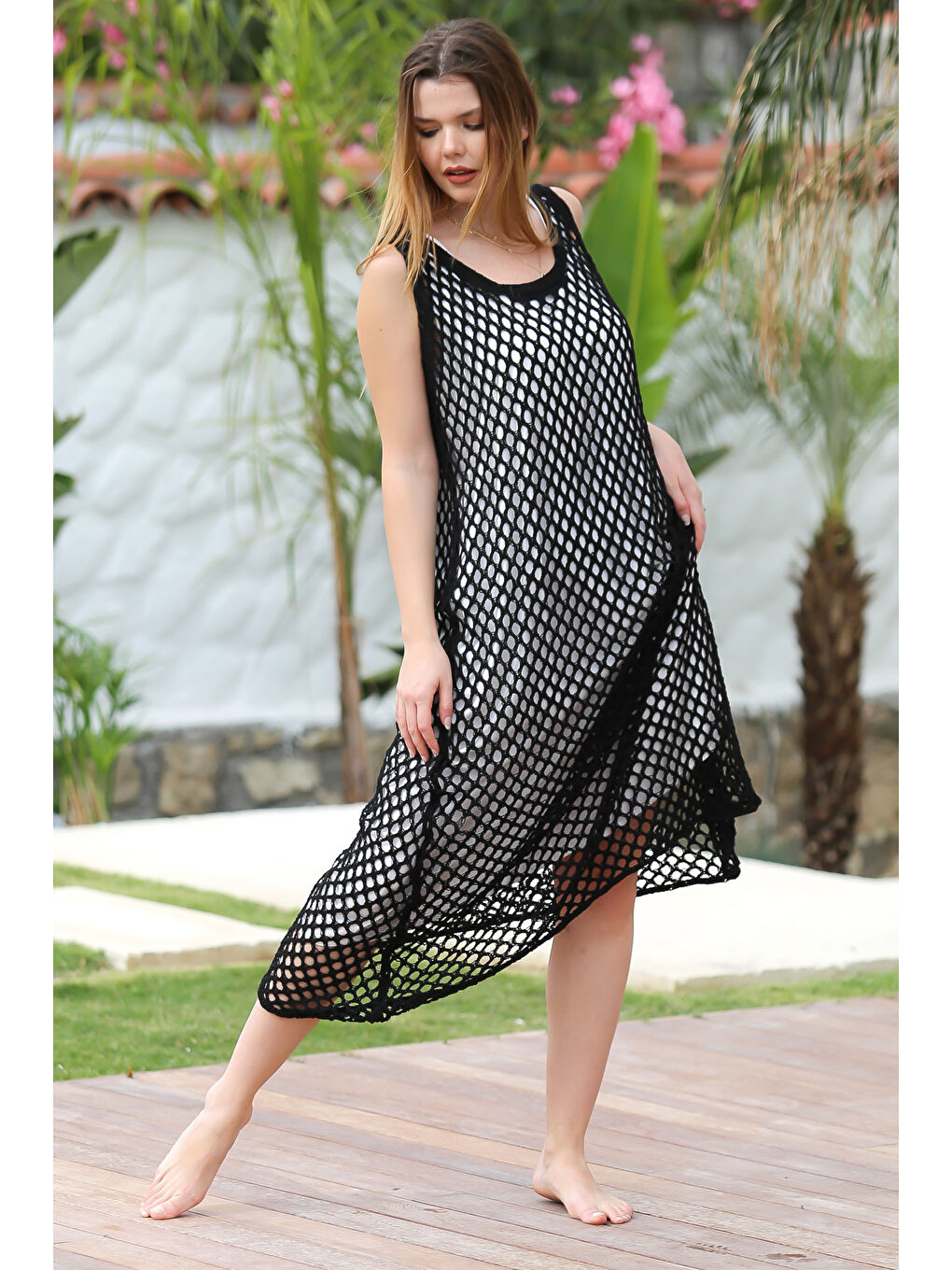 Siyah Havuz Yaka Kolsuz Astarlı Fileli Long Fit Dokuma Casual Elbise-5