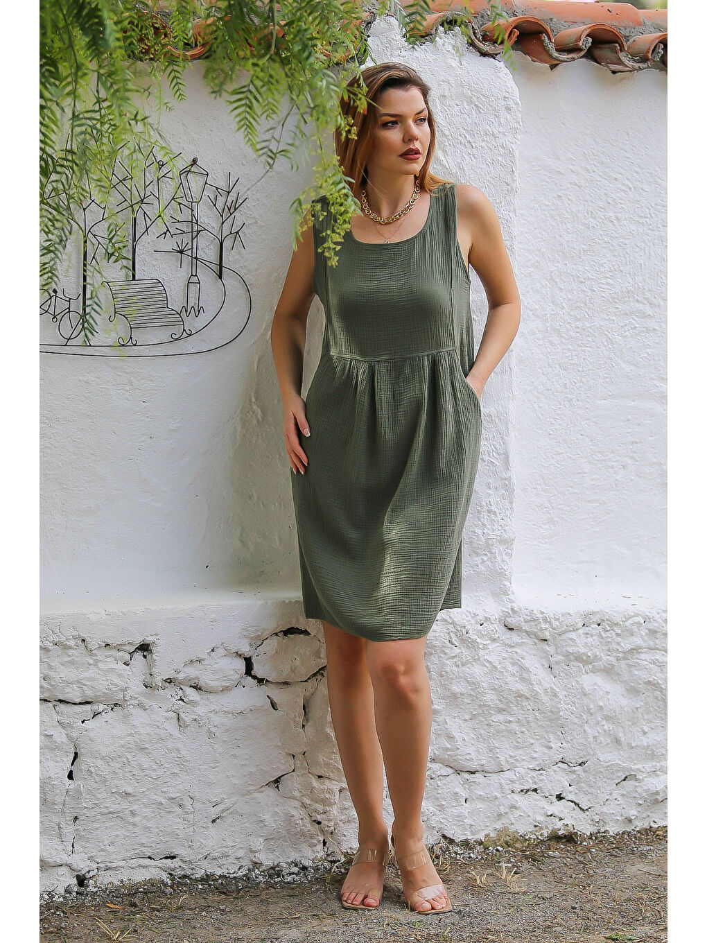 Organik Pamuk Koyu Haki Yuvarlak Yaka Kolsuz Cepli Dokuma Casual Müslin Elbise-1