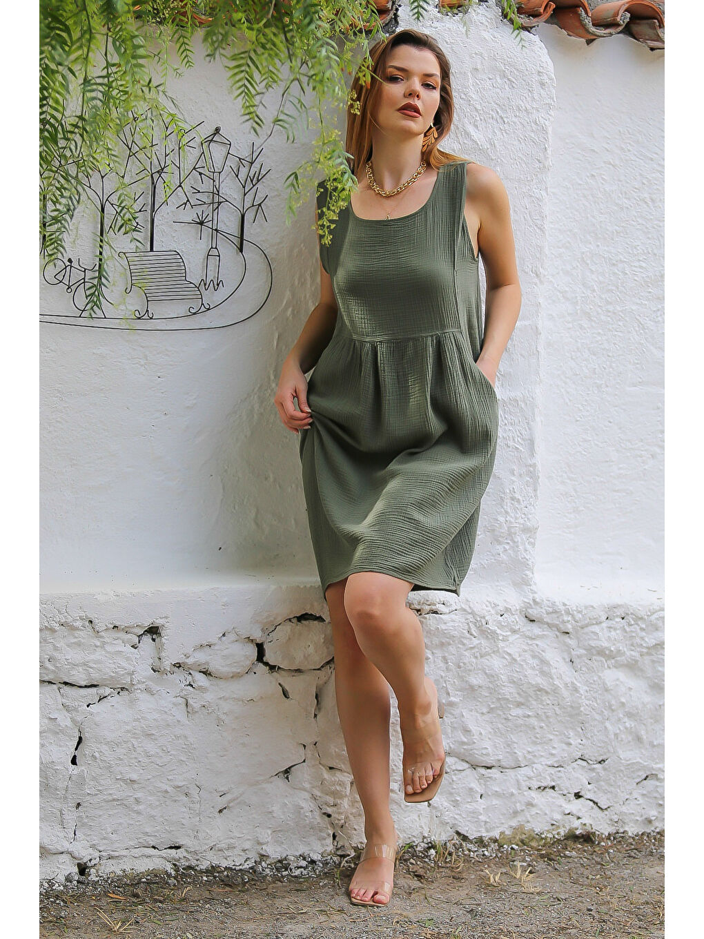 Organik Pamuk Koyu Haki Yuvarlak Yaka Kolsuz Cepli Dokuma Casual Müslin Elbise-2
