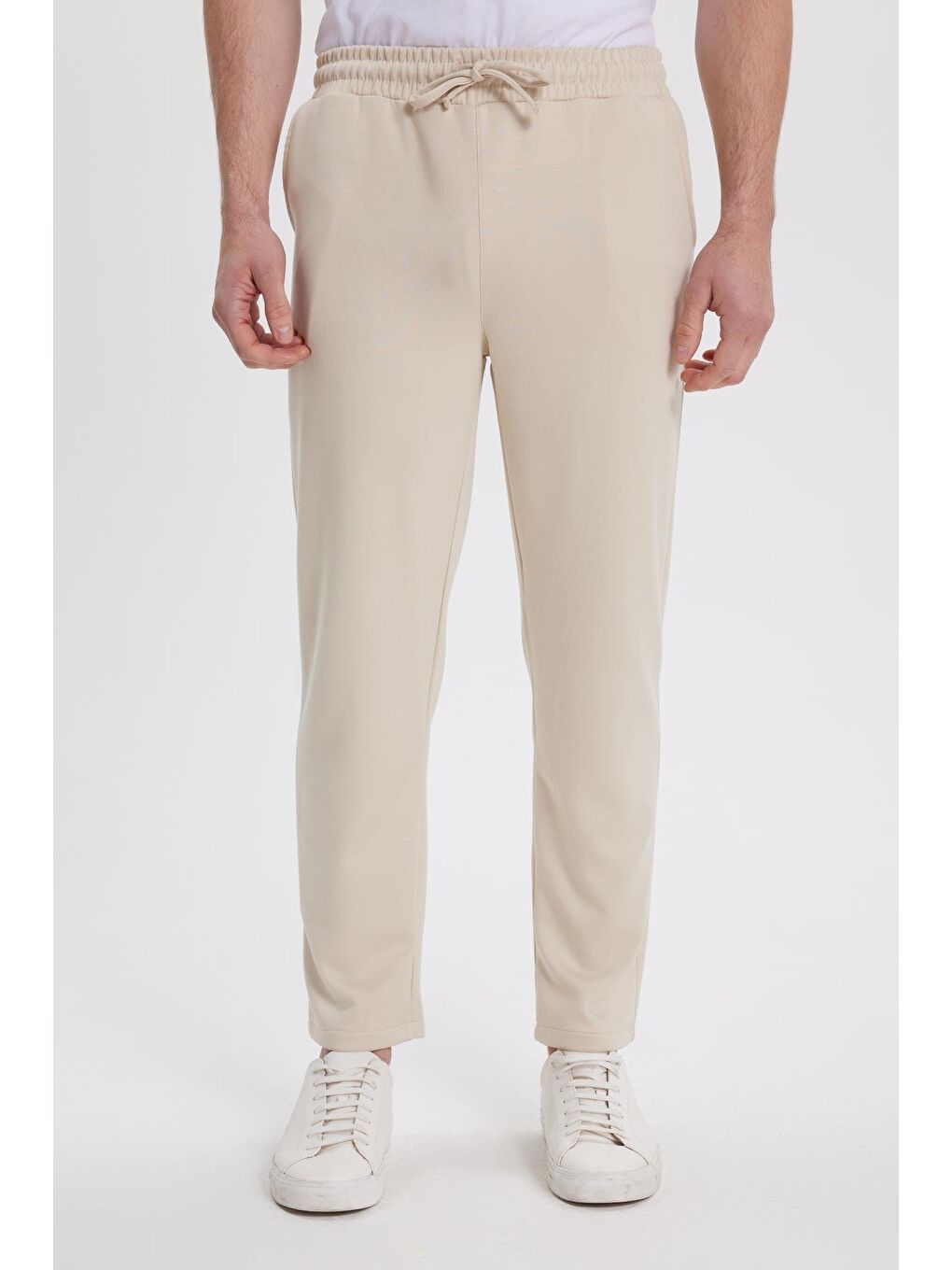 Beyaz Erkek Slim Fit Dar Kesim Beli Bağcıklı 3 Cepli Geniş Paça Kemik Eşofman Altı