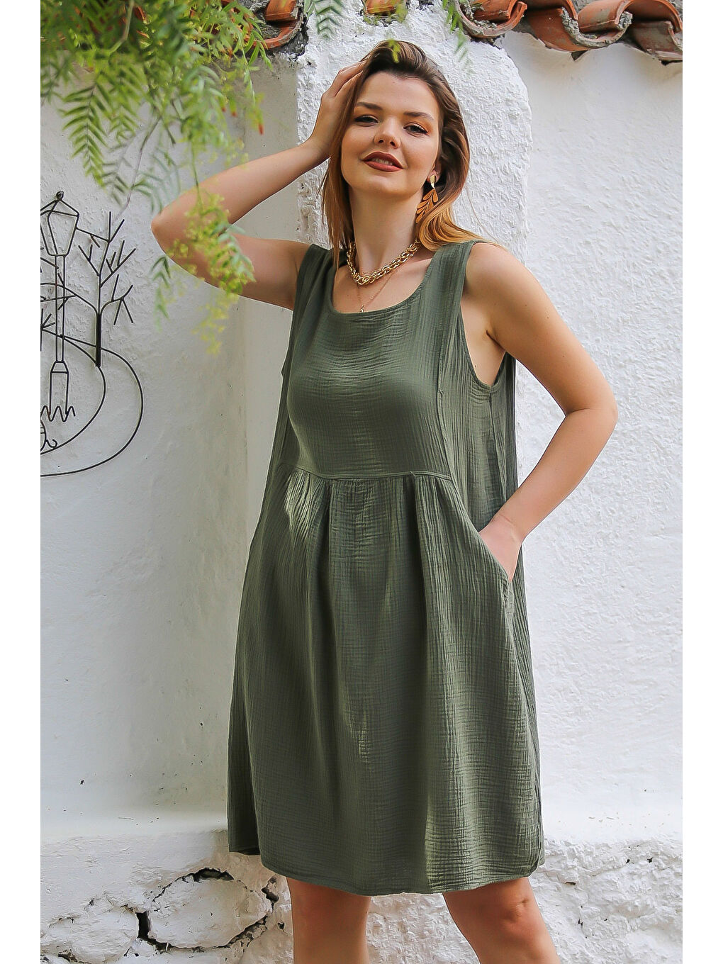 Organik Pamuk Koyu Haki Yuvarlak Yaka Kolsuz Cepli Dokuma Casual Müslin Elbise-4