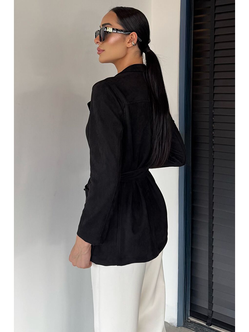 Siyah Kadın Kruvaze Yaka Ön Düğmeli Bel Kuşaklı Ceket-2