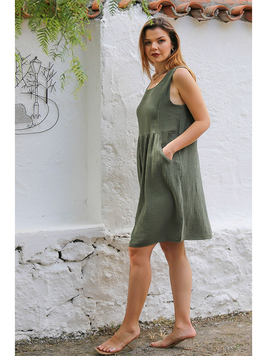 Organik Pamuk Koyu Haki Yuvarlak Yaka Kolsuz Cepli Dokuma Casual Müslin Elbise-5