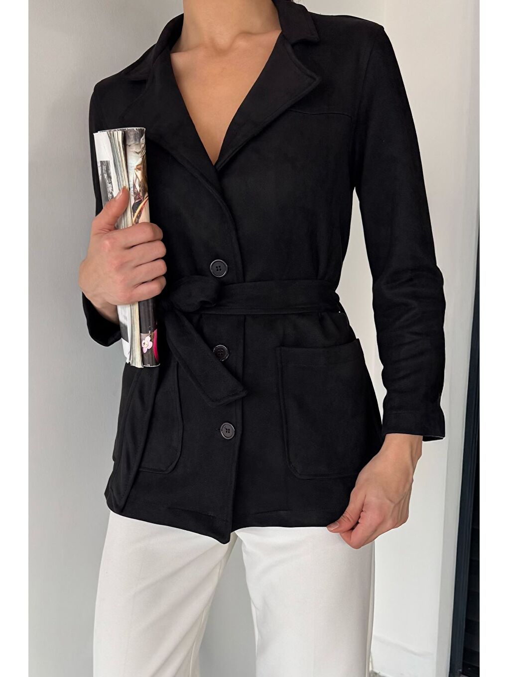 Siyah Kadın Kruvaze Yaka Ön Düğmeli Bel Kuşaklı Ceket-3