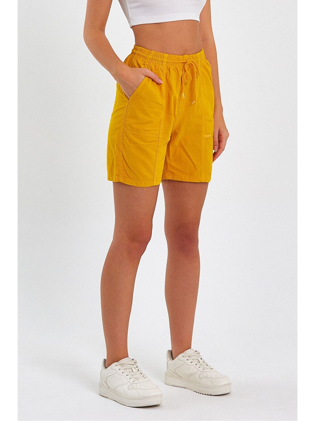 Kadın Sarı Rahat Kesim Keten Şort-2