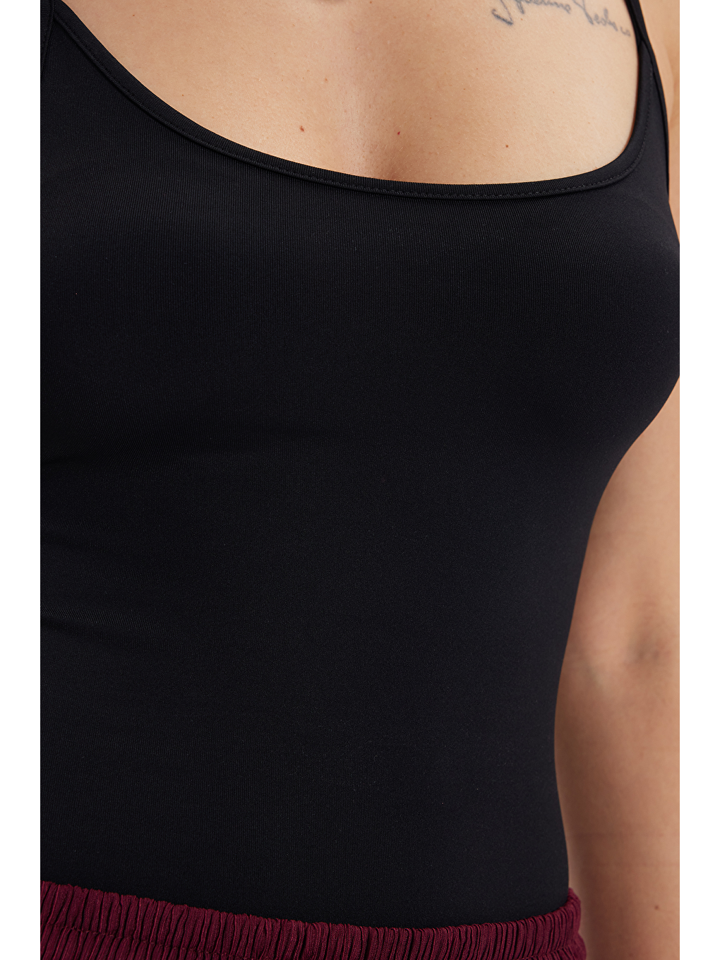 Kadın Slim Fit Dar Kesim Pamuklu Elastanlı İnce Askılı Siyah Atlet-4