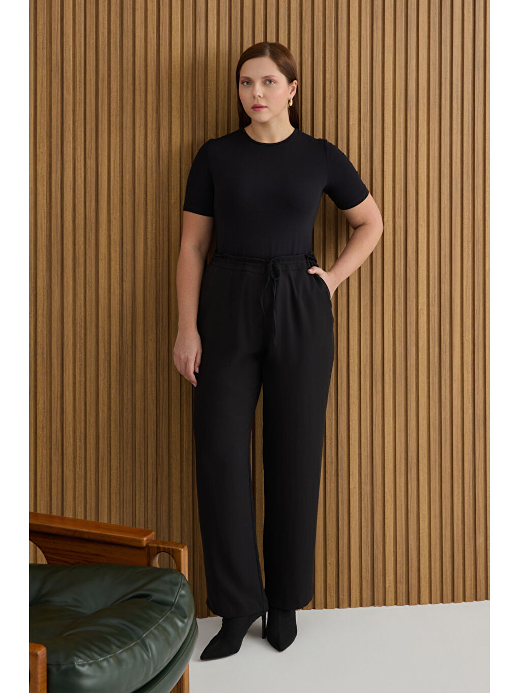 Siyah Beli Bağcıklı Lyocell Pantolon