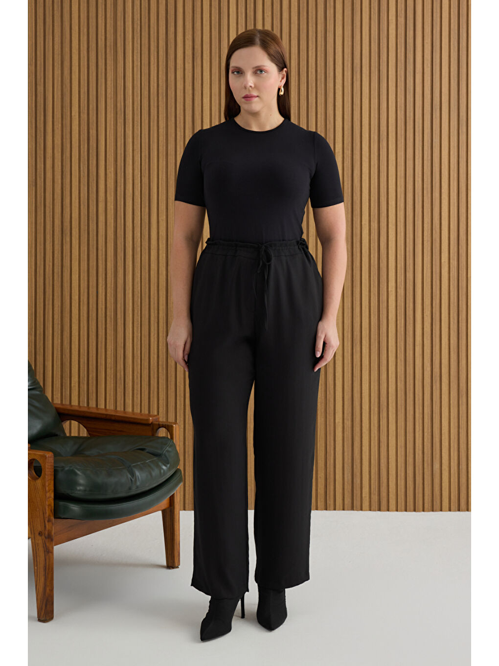Siyah Beli Bağcıklı Lyocell Pantolon-1