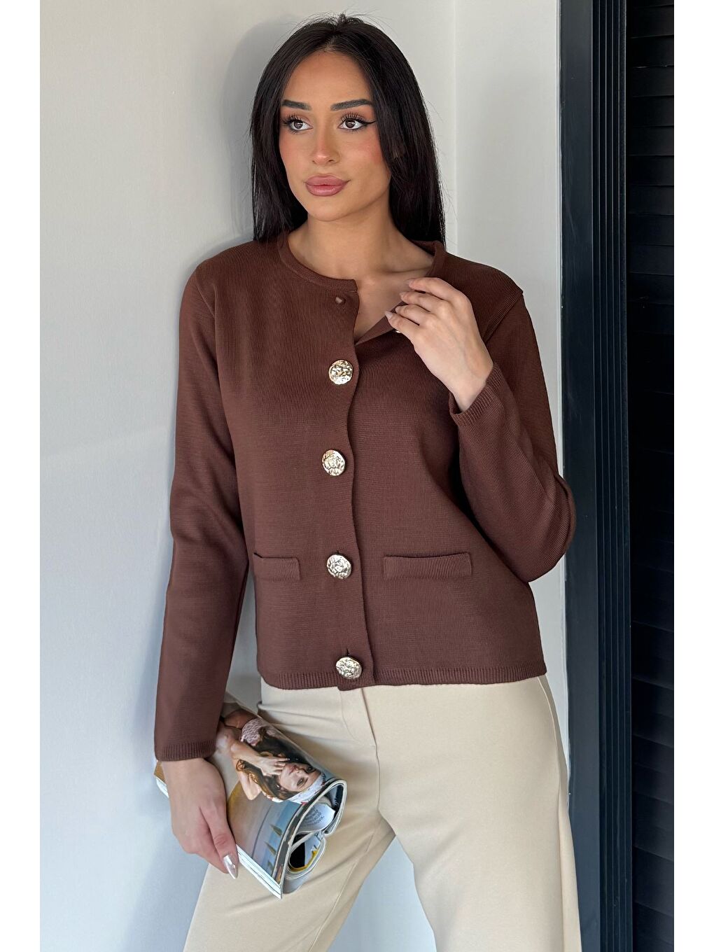 Kahverengi Kadın Düğme Detaylı Triko Ceket-1
