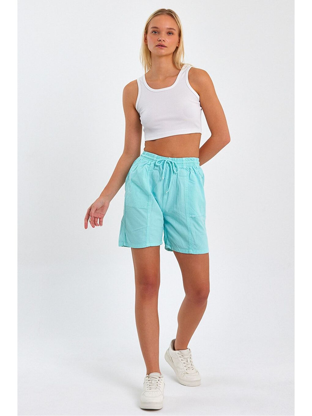 Kadın Turkuaz Rahat Kesim Keten Şort-1