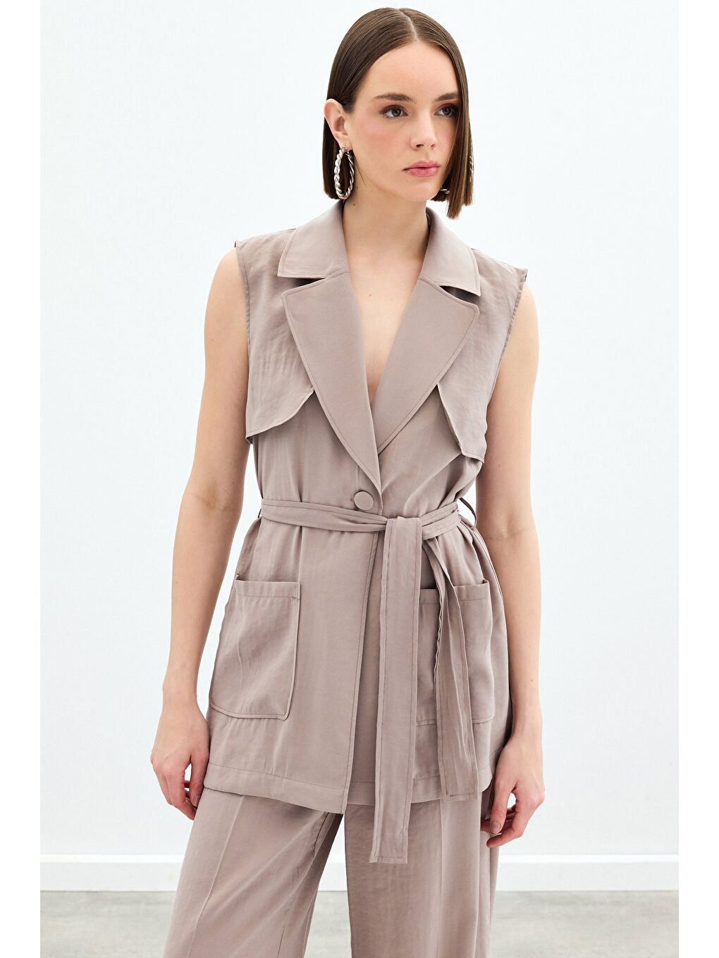 Bej Kuşaklı Uzun Yelek - Vizon