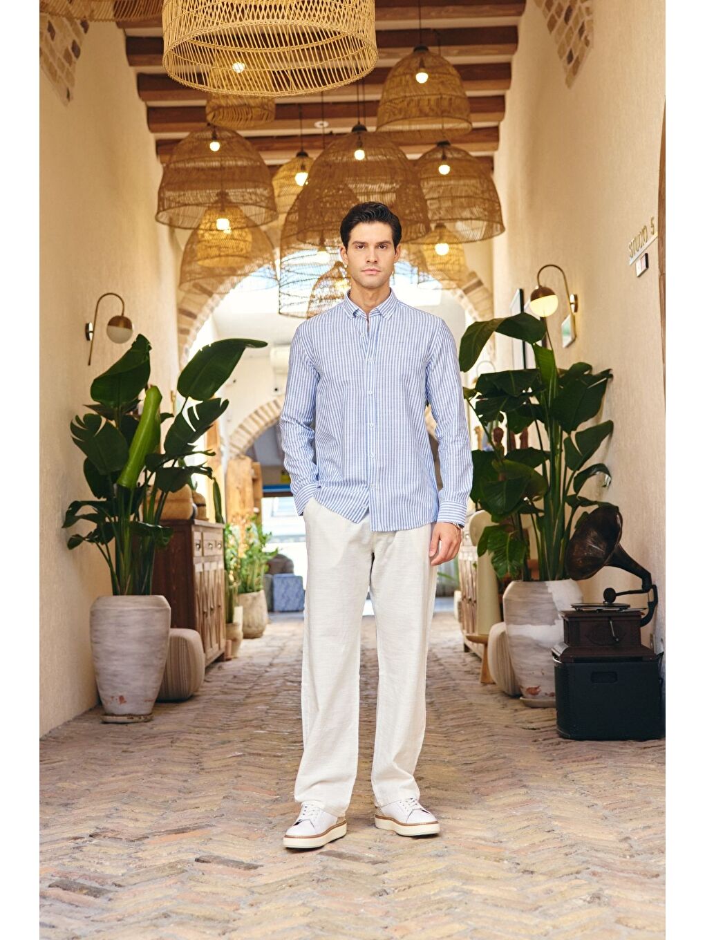 Mavi Misato Erkek Gömlek Modern Slim Fit Keten Görünümlü İnce Çizgili Hafif Kumaş-1