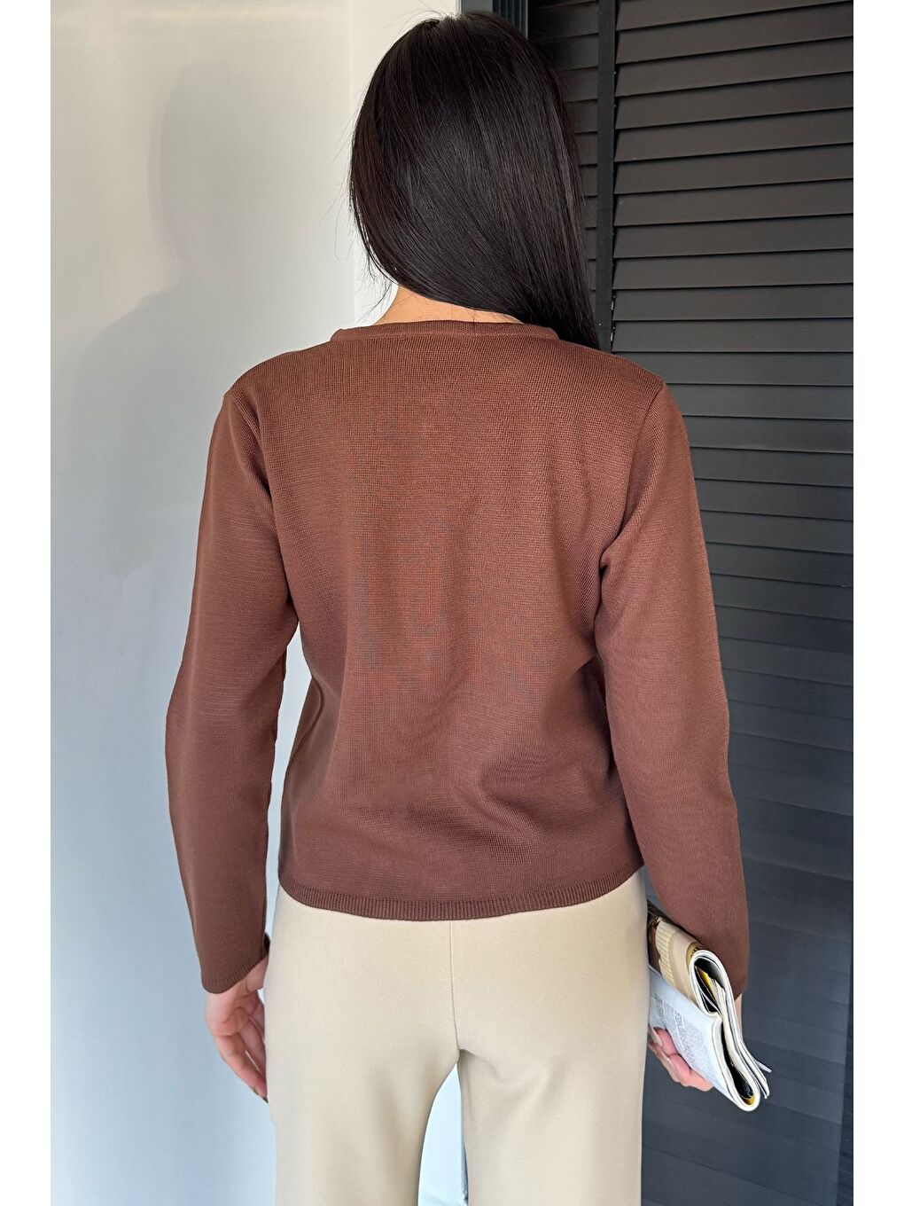 Kahverengi Kadın Düğme Detaylı Triko Ceket-3