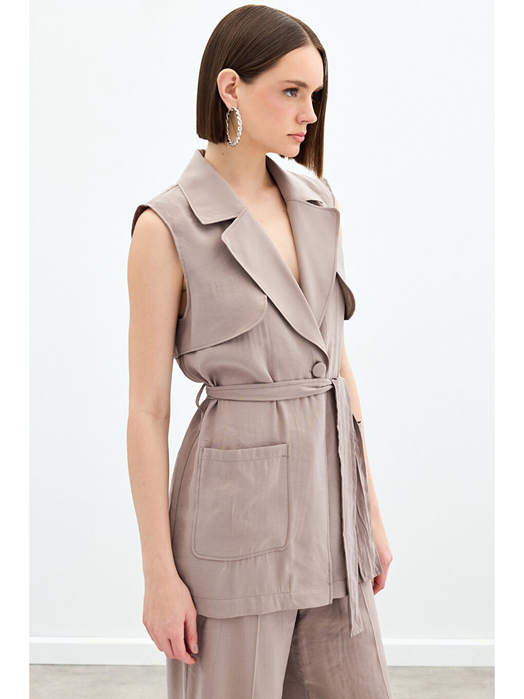 Bej Kuşaklı Uzun Yelek - Vizon-4
