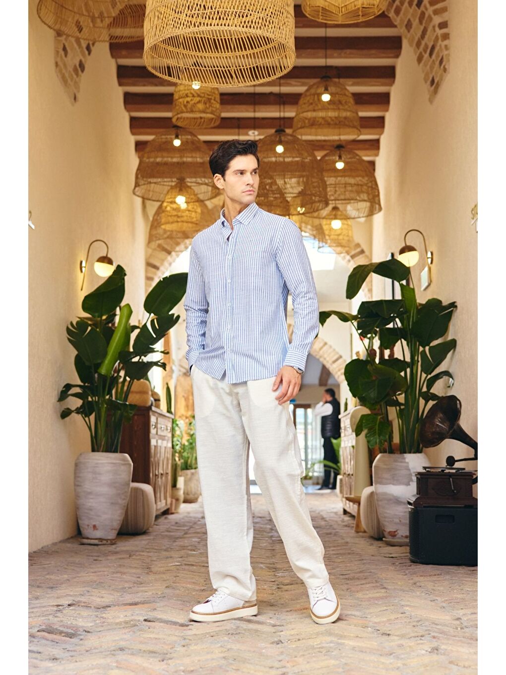Mavi Misato Erkek Gömlek Modern Slim Fit Keten Görünümlü İnce Çizgili Hafif Kumaş-3